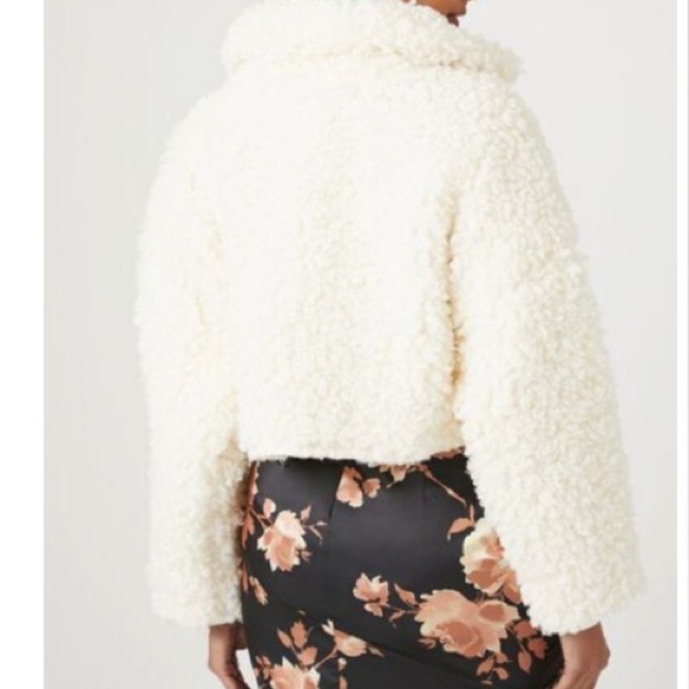 FOREVER 21 Vanilla Faux Shearling Cropped Moto Jacket - Picture 4 of 15